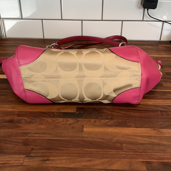 Coach authentic Handbag - Picture 11 of 14